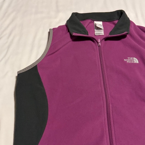The North Face Women’s Fleece Vest - Picture 5 of 6